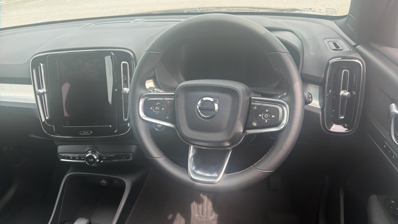 Volvo XC40 2.0 B3P Plus Dark 5dr Auto Petrol Estate